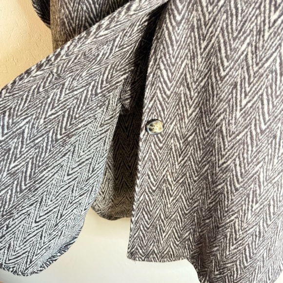 L.I.F.E. Brown Herringbone Coat with Button Closure Size Large - Picture 5 of 7